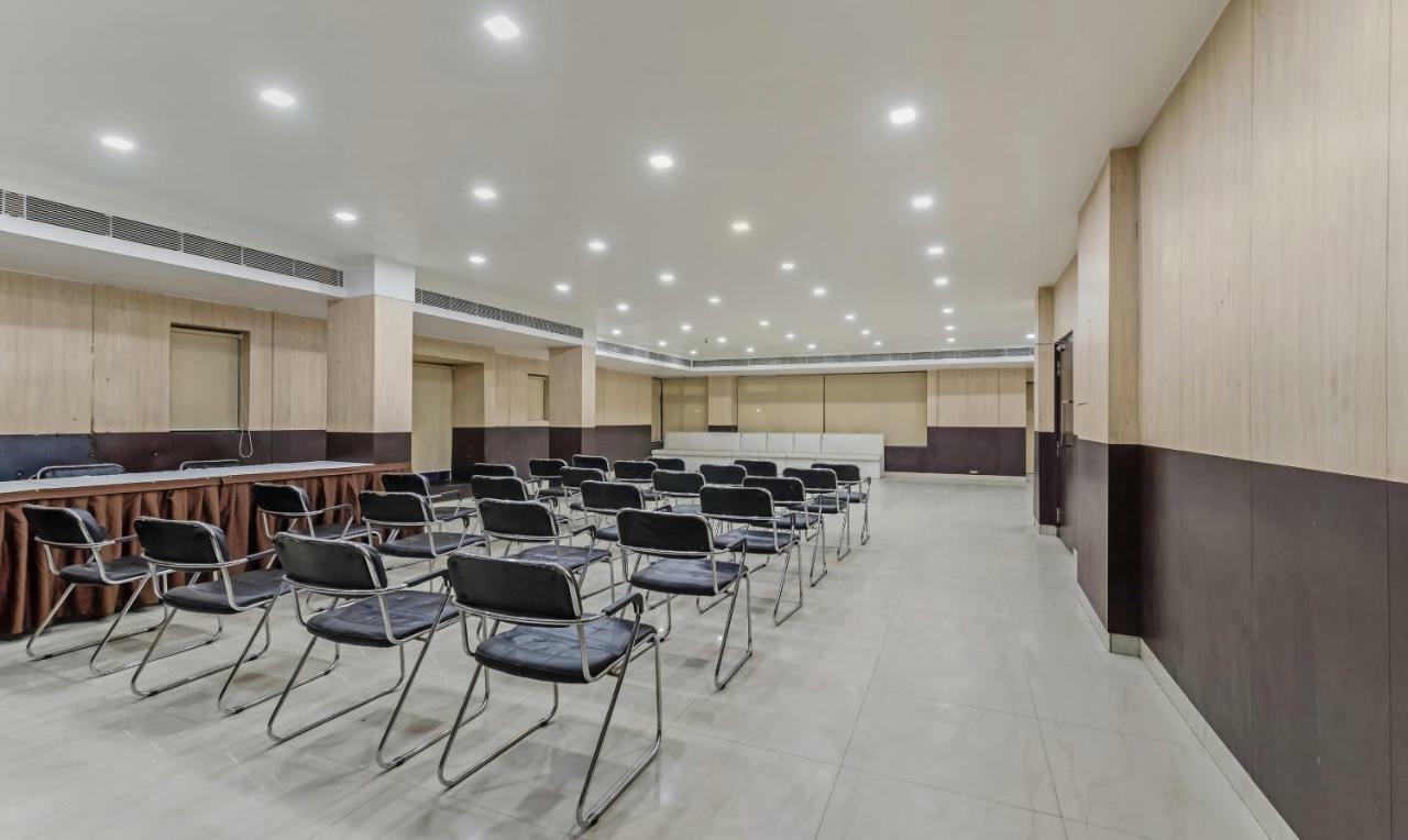 מלון כלכותה Oyo 3811 Geetanjali Regency מראה חיצוני תמונה